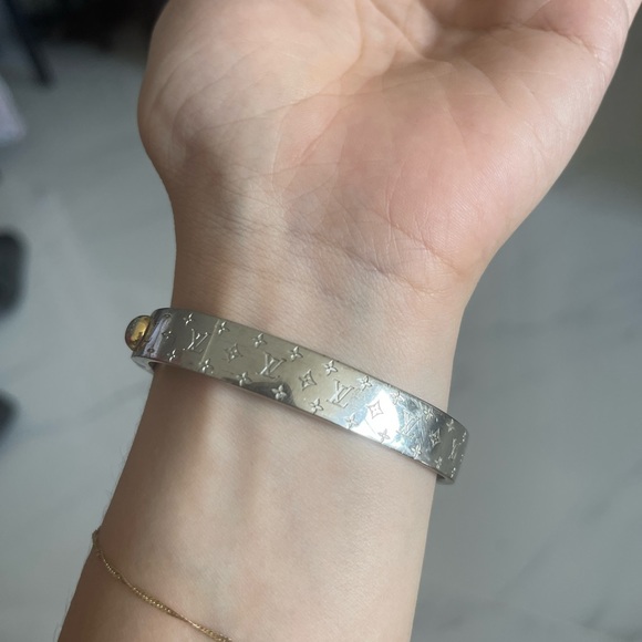 Louis Vuitton Nanogram Cuff - Picture 4 of 8